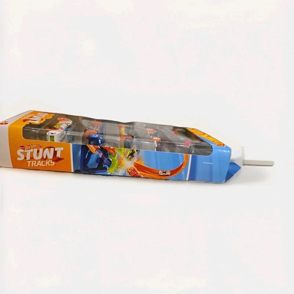BRAND NEW Hot Wheels Stunt Tracks 5-pack🏎